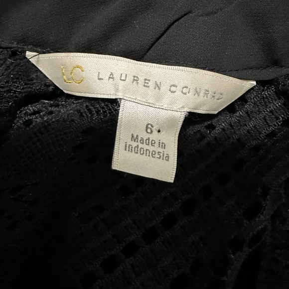 Lauren Conrad Black Short Sleeve Lace Keyhole Back Lined Mini Dress Women’s 6 - Picture 8 of 10